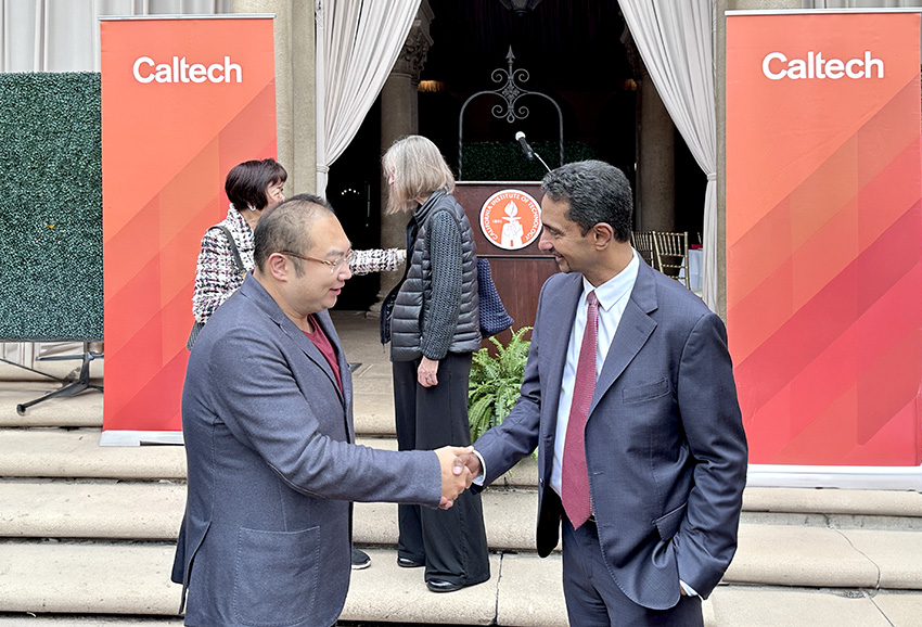 welcome盈彩购彩大厅集团董事局主席徐鹏会晤加州理工新任校长 恭贺履新共话合作